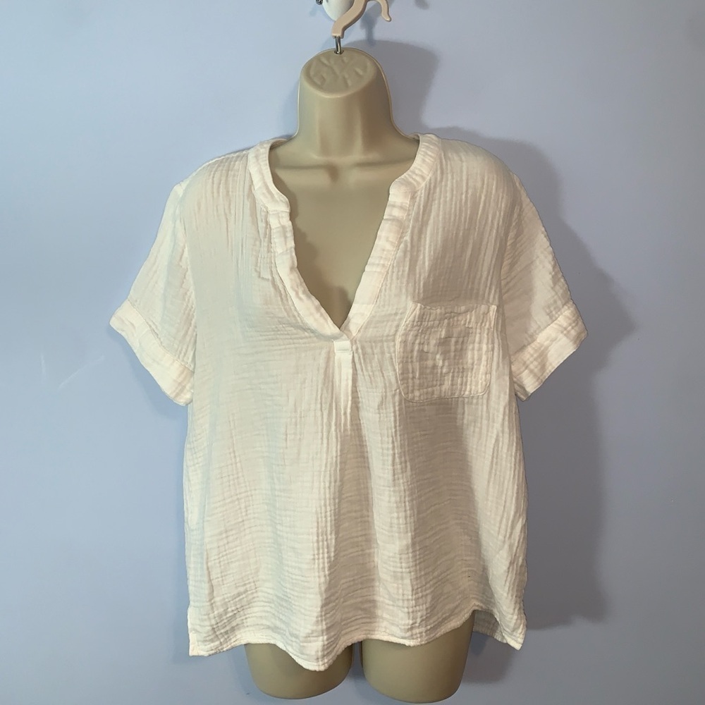 J CREW White double gauzy cotton Textured v neck pocket medium short sleeve soft
